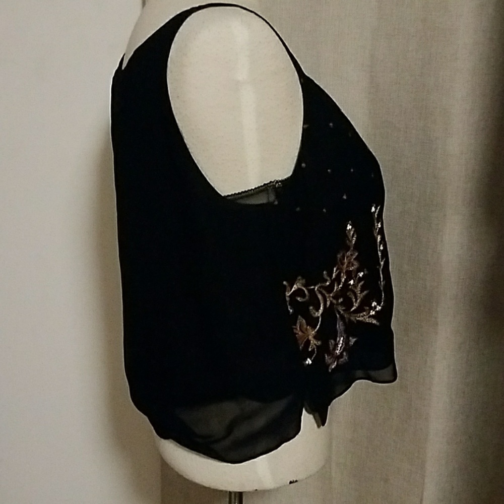Top - Picture 2 of 3